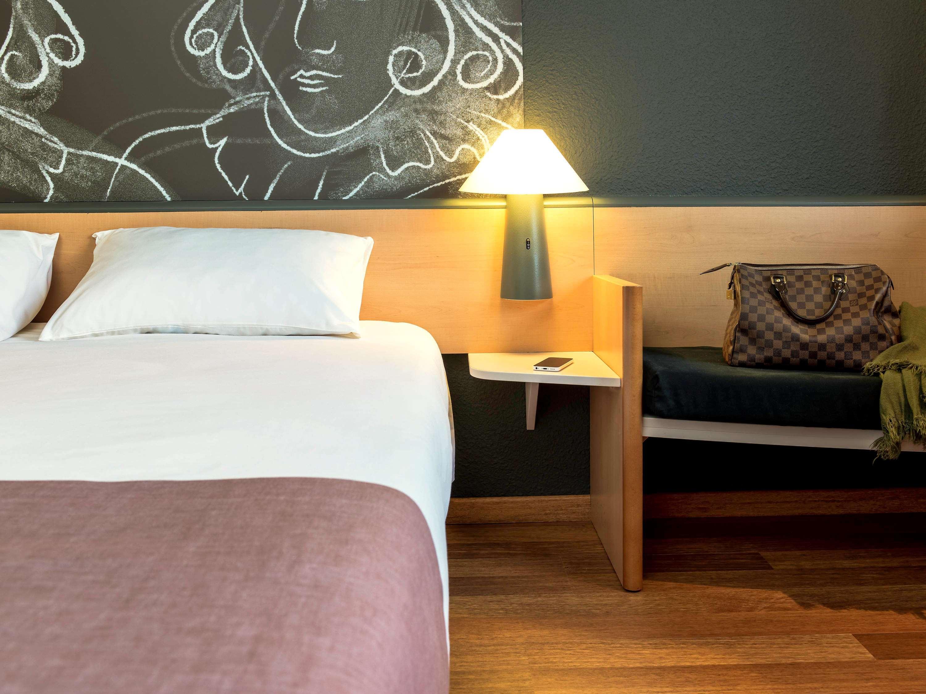Ibis Aalst Hotel Bagian luar foto