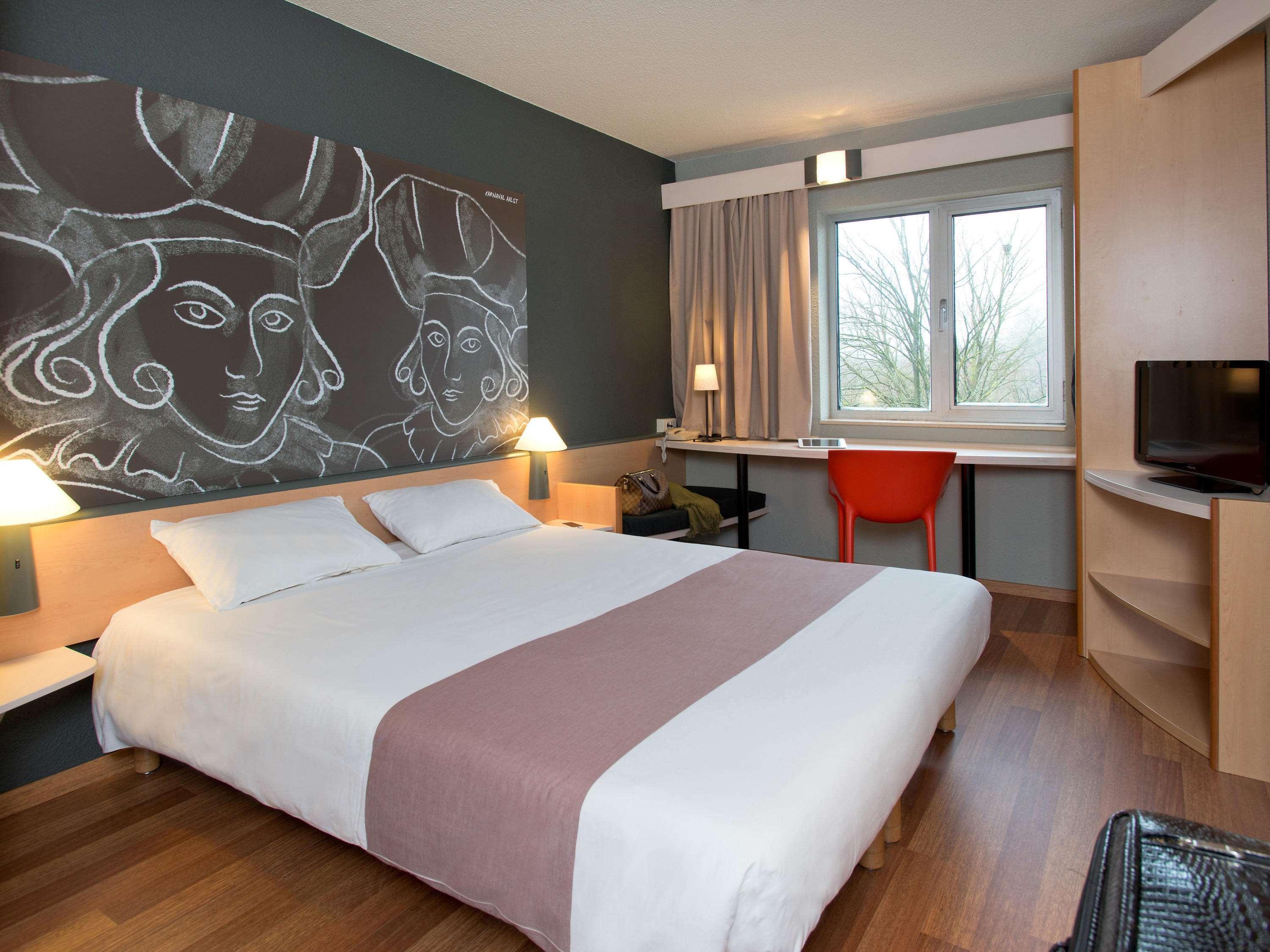 Ibis Aalst Hotel Bagian luar foto